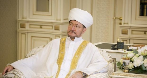 Муфтий Шейх Равиль Гайнутдин поздравляет Татарстан с Днем республики