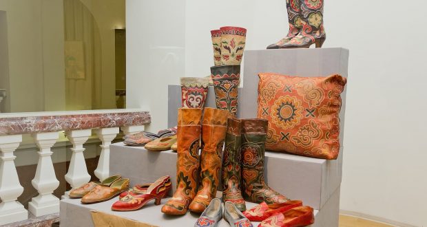 Жителям Казани расскажут историю татарской узорной обуви