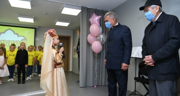 Рустам Минниханов и Минтимер Шаймиев приняли участие в открытии нового детского сада «Каракуз» в Альметьевске