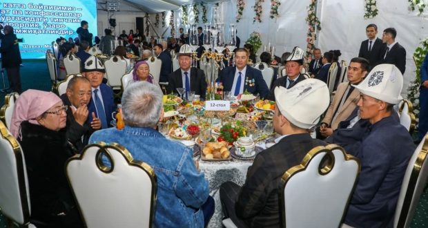 Татары Джизака представлены на встрече трех поколений