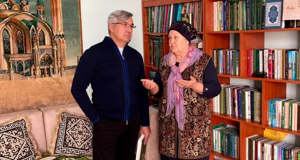 Милли Шура рәисе Кыргызстанның Туган тел үзәгендә булды