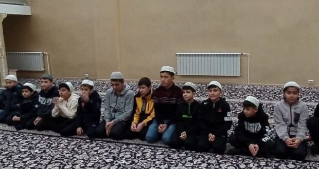 Новокузнецк шәһәренең «Чулпан» мәчетендә балалар өчен азан әйтү буенча бәйге узды