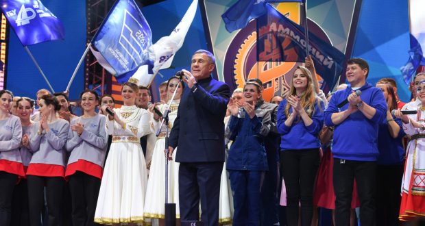 Рөстәм Миңнеханов: «Безнең заман» фестиваленең һәр катнашучысы җиңүче булырга тиеш