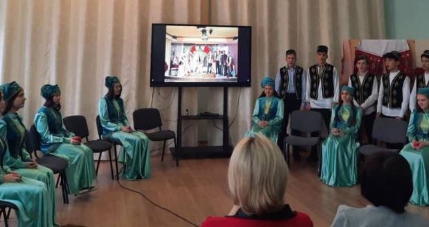 В Национальной татарской гимназии Саратова состоялся фольклорный татарский праздник «Аулак өй»