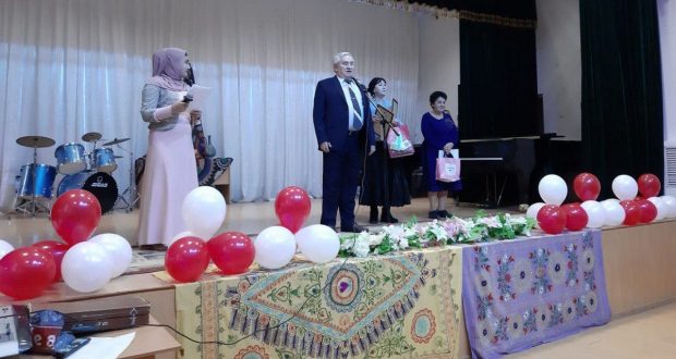 Татары Бухары поздравили учащихся 5 музыкальной школы