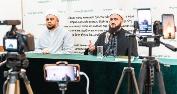 Муфтий ответил на вопросы прихожан казанской мечети “Гаиля”