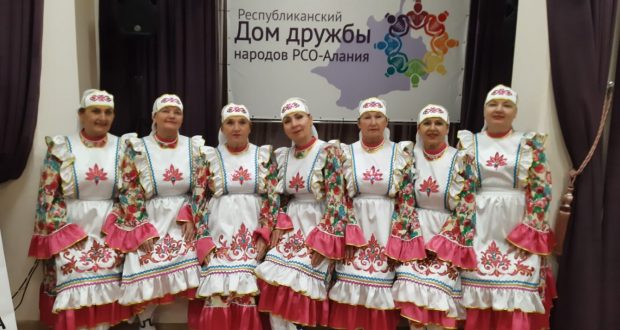 Ансамбль «Заиночки» выиграл грант на татарские народные костюмы