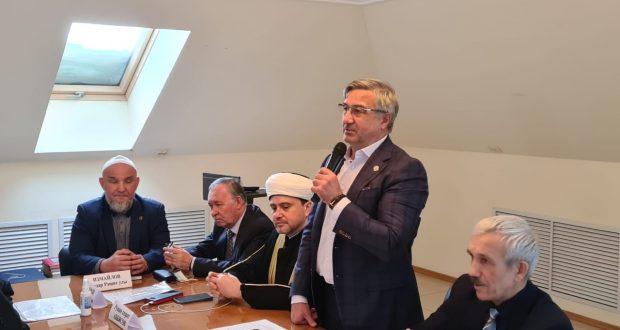 Василь Шайхразиев провел совещание с руководителями татарских общественных организаций Центрального федерального округа