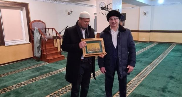 Василь Шайхразиев ознакомился с деятельностью Исламского центра при ДУМ г. Мурманска и Мурманской области