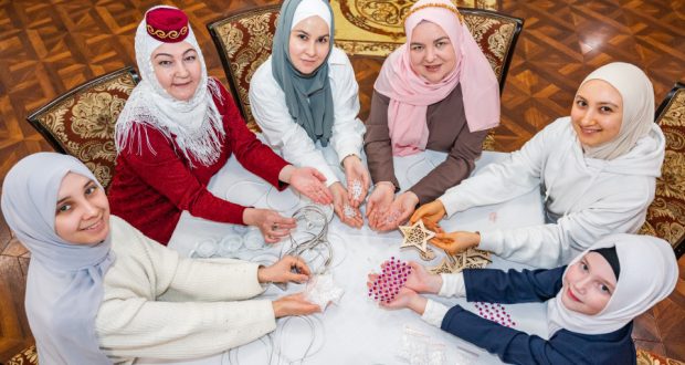 На “Благородном собрании” казанские мусульманки обсудили достоинства хиджаба