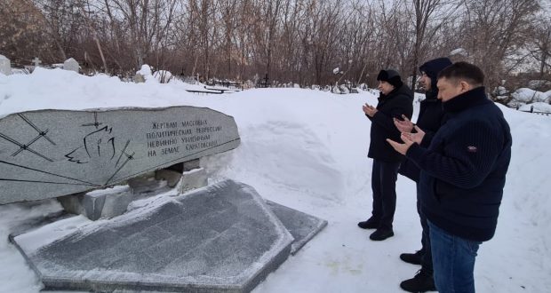 Данис Шакиров посетил могилу Сахибгарея Саид-Галиева в Саратове