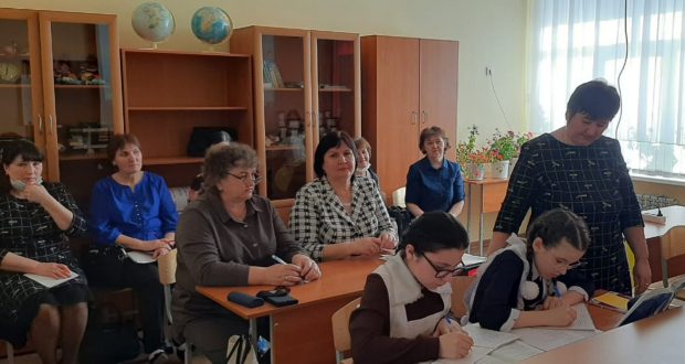 “Развитие функциональной грамотности на уроке родного (татарского) языка и литературы”