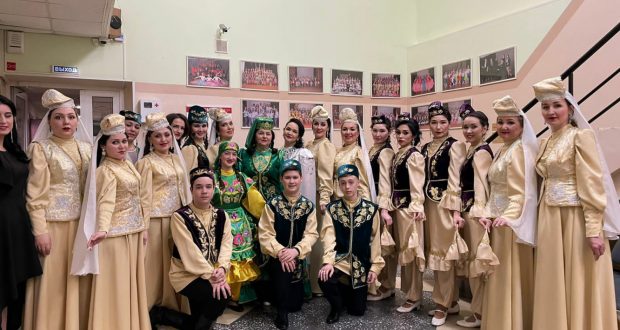 В стенах Городского культурного центра г. Сургут прошёл концерт коллектива татарской культуры «Сандугач»