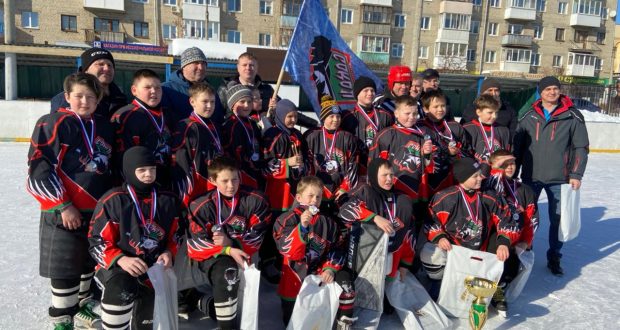 В Красноуфимске прошел хоккейный турнир на призы хоккейного клуба «Ак барс» и Всемирного конгресса татар