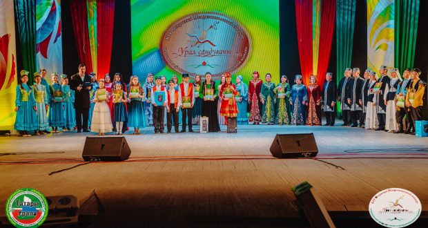В Екатеринбурге проводится фестиваль-конкурс исполнителей татарской песни «Урал сандугачы»
