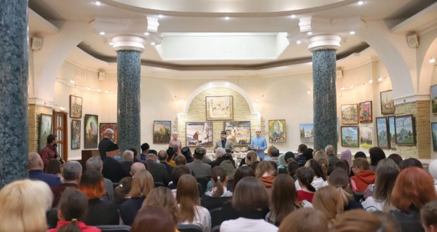 В Нижнекамске открылась выставка «Свет ислама»