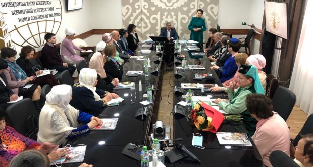 “Ак калфак” оешмасына нигез салган хатын-кызлар Бөтендөнья татар конгрессына килде
