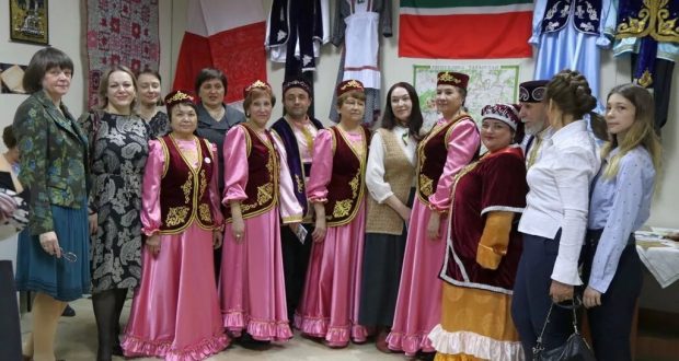 В Новоалтайске состоялось открытие выставки  «Татарский мир: традиции и современность»
