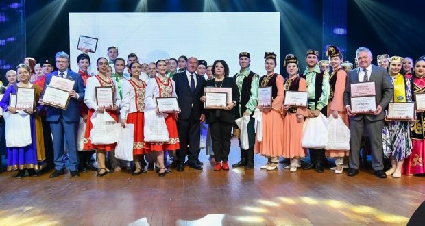 Marat Akhmetov called on the participants and guests of the ethno-cultural festival to preserve their native language