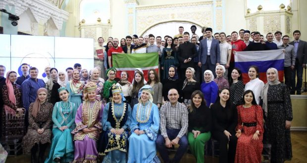 Интеллектуальная игра «Чикләвек» и молодежный ифтар прошли в Татарском культурном центре