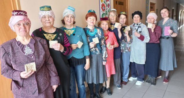 В Магнитогорском Доме Дружбы рассказали о татарском орнаменте