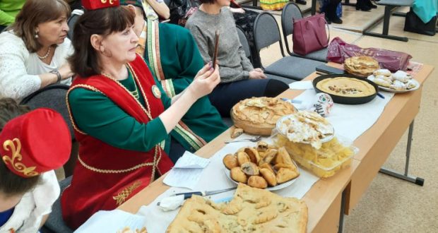 В Челябинской области в г. Златоуст прошел Праздник татарской выпечки “Бәлеш-шоу”