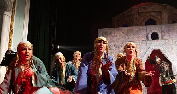 Театр Тинчурина представил мюзикл «Кара пулат» к 1100-летию принятия ислама Волжской Булгарией