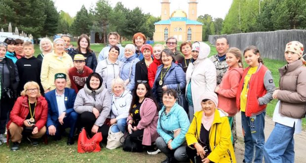 В Тюменской области участники мероприятия “Язгы моңнар” посетили комплекс “Искер”