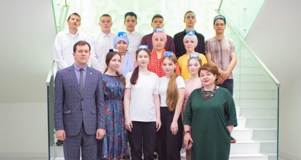 Руководство Всемирного конгресса татар встретилось с молодежью села Алькино