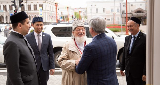 Vasil Shaikhraziev meets with Talgat Hazrat Tajuddin
