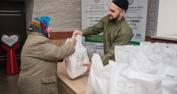 260 кг продовольствия раздал нуждающимся БФ «Закят» за счет выплаченных закята и садаки