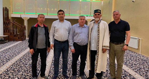 Данис Шакиров посетил Соборную мечеть в Новокузнецке