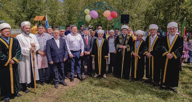 Ютазыда Идел буе Болгар илендә Ислам динен кабул итүгә 1100 ел тулу уңаеннан парк ачылды