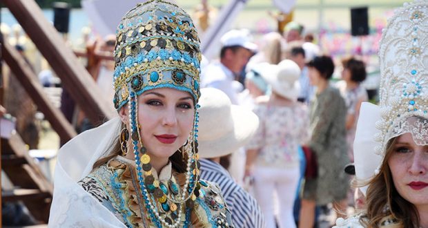 Национальные подворья, конные скачки и звезды татарской эстрады: как в Казани отметят Сабантуй