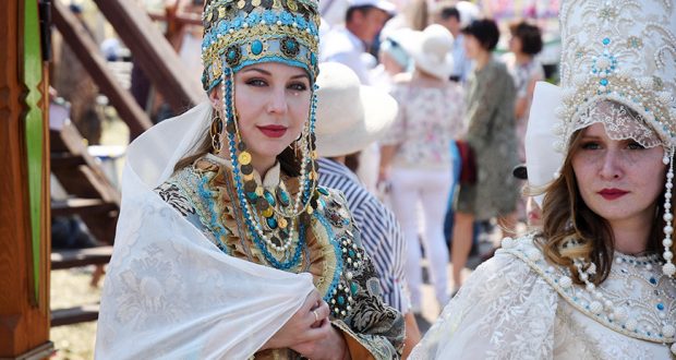 Национальные подворья, конные скачки и звезды татарской эстрады: как в Казани отметят Сабантуй