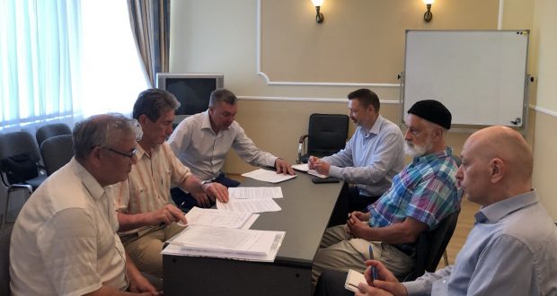 A meeting was held with the initiative group for  creation of the Tatar Square in St. Petersburg
