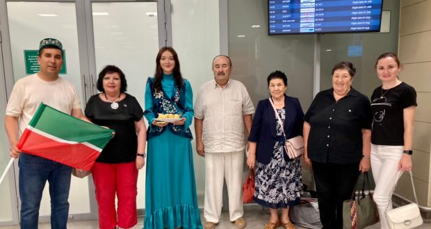 Прибывают делегаты VIII Съезда Всемирного конгресса татар