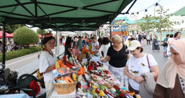 Делегаты VIII съезда Всемирного конгресса татар посетили фестиваль “Сенной базар”