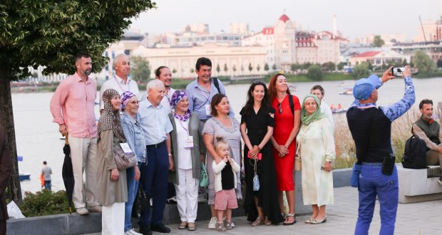 ФОТОРЕПОРТАЖ: Делегаты VIII съезда Всемирного конгресса татар посетили фестиваль “Сенной базар”