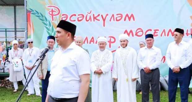 Данис Шакиров поздравил гостей Всероссийского детского мусульманского Сабантуя
