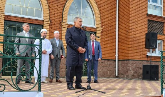 Рустам Минниханов в Чувашии принял участие в открытии Соборной Мечети