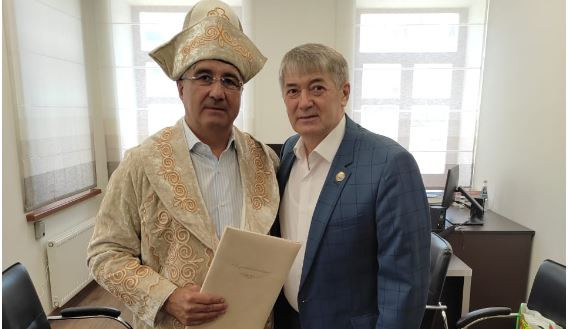 Василь Шайхразиев встретился с Заместителем председателя Ассамблеи народа Казахстана