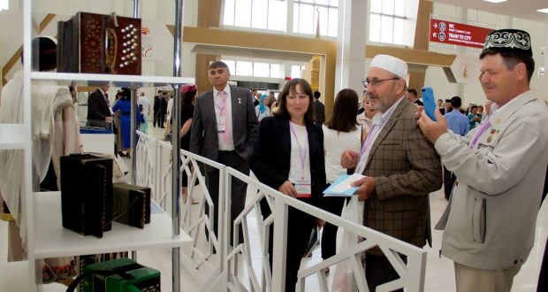 Ко Всемирному конгрессу татар Национальный музей РТ представил специальную выставку