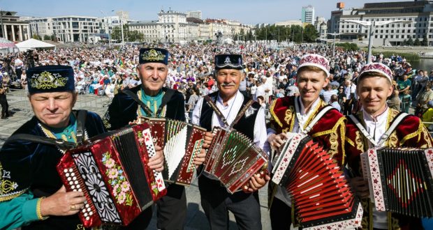 В День Республики Татарстан пройдет республиканский праздник народного творчества «Играй, гармонь!» – «Уйнагыз, гармуннар!»