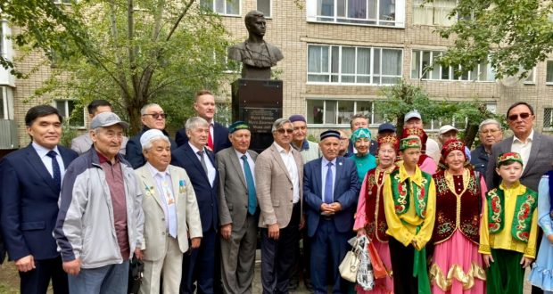 В Кокшетау состоялось торжественное открытие бюста Героя Советского Союза Мусы Джалиля