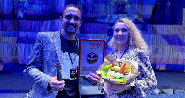 Худрук театра «Экият» получил награду международного фестиваля за лучшую режиссуру