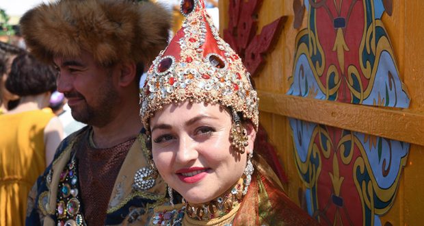 Парад национальных костюмов, народные угощения и этномаркет: в Казани пройдет фестиваль «Мозаика культур»