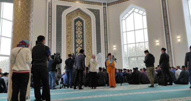 Минниханов открыл мечеть «Рауза» на улице Сеченова в Казани