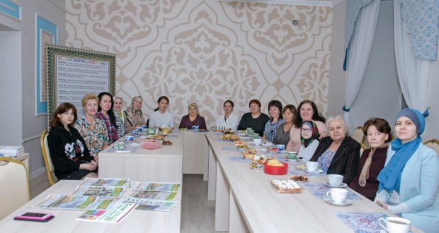 В татарском культурном центре Ростовский области начал свою работу женский клуб «Ак калфак»