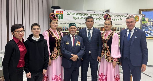 Данис Шакиров принял участие на торжественном мероприятии, посвященной 25-летнему юбилею Тосненского татарского общества «Изге юл»